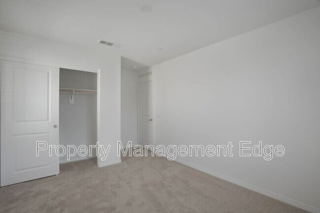 Building Photo - 30128 Bonita Spgs St