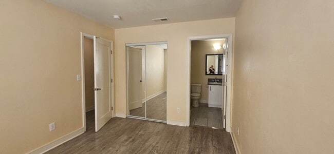 Building Photo - 85(1631)