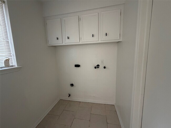 Building Photo - 14407 Locke Ln