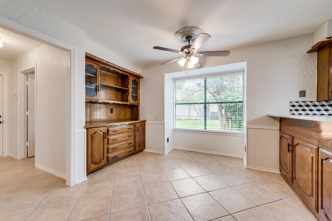 Building Photo - 923 S Greenstone Ln