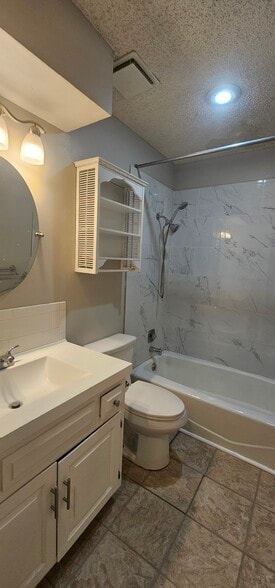 Building Photo - 11418 E 71st St