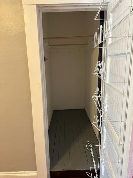 Building Photo - 54 Eaton St