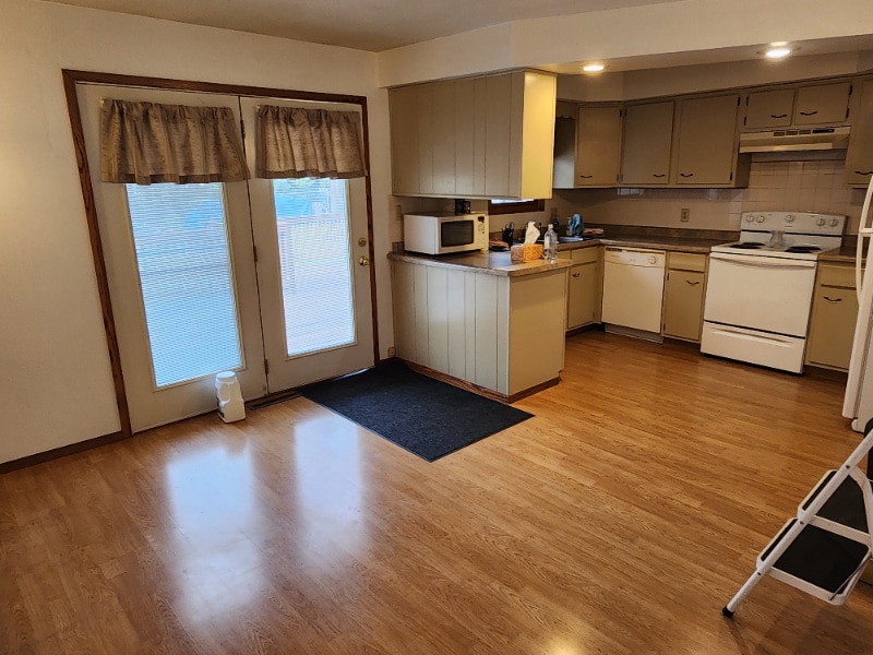 Building Photo - 2545 Southwood Dr