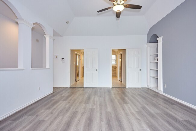 Building Photo - 110 Detering St