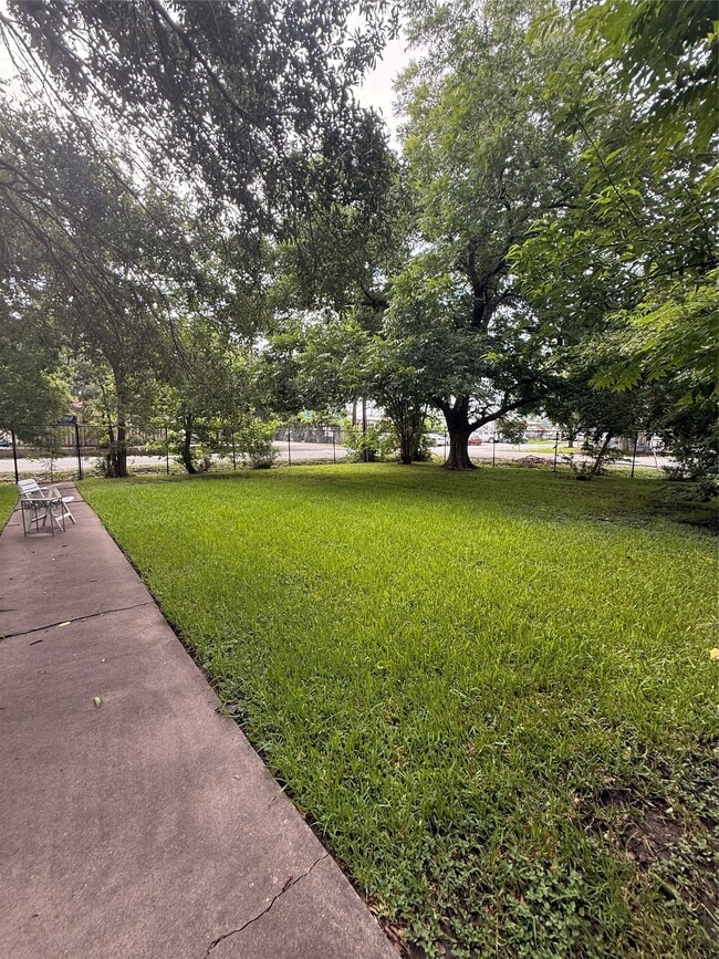 Building Photo - 7018 Alder Dr