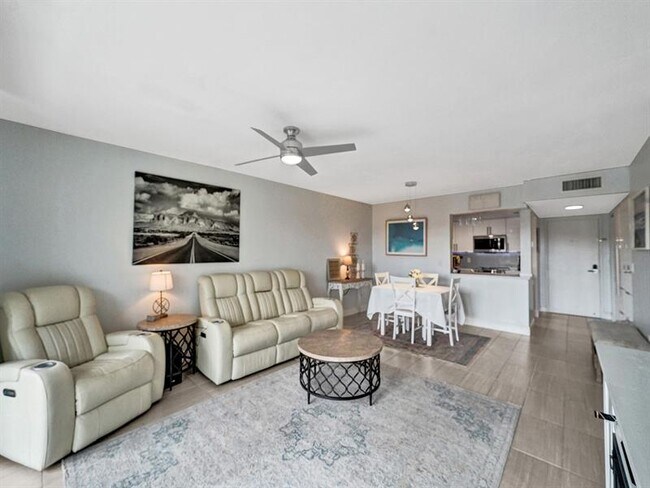 Building Photo - 1101 River Reach Dr