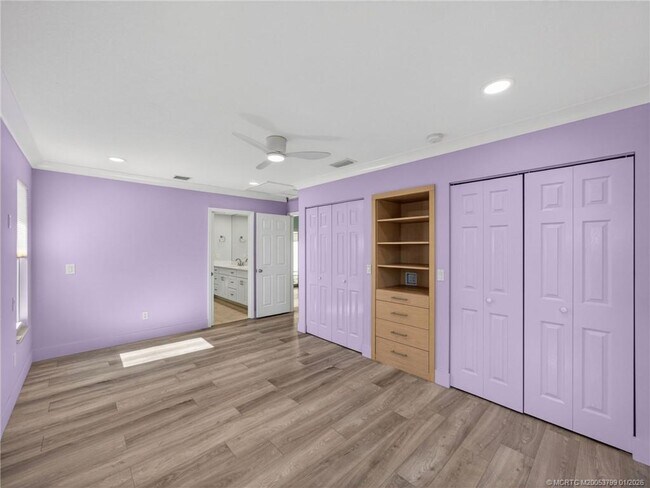 Building Photo - 3055 SE Glasgow Dr