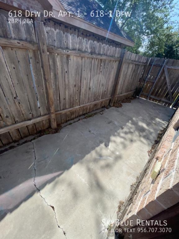 Building Photo - 618 DFW Dr