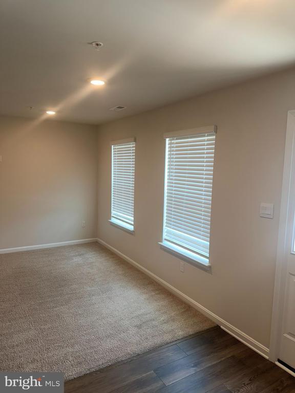 Building Photo - 6504 Bullrush Ct
