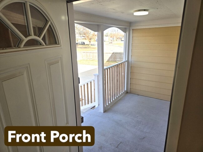 Building Photo - 903 Young St