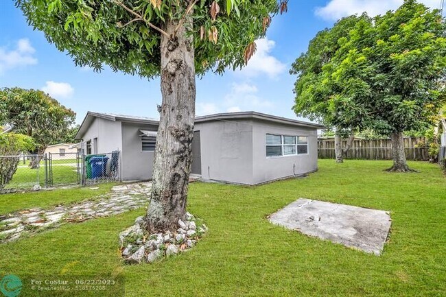 Building Photo - 1351 NW 54th Ave