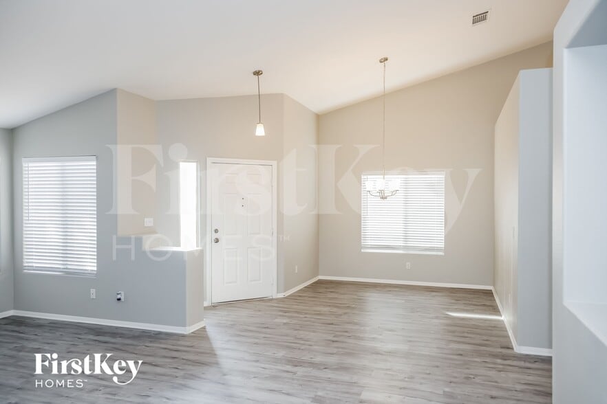 Building Photo - 6270 Bruma Ave