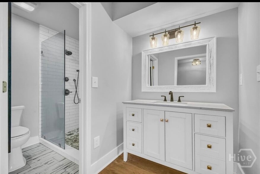 Building Photo - 210 Appleby Dr