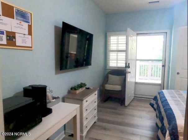 Building Photo - 225 Royal Poste Rd