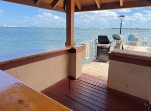 Building Photo - 2201 Brickell Ave