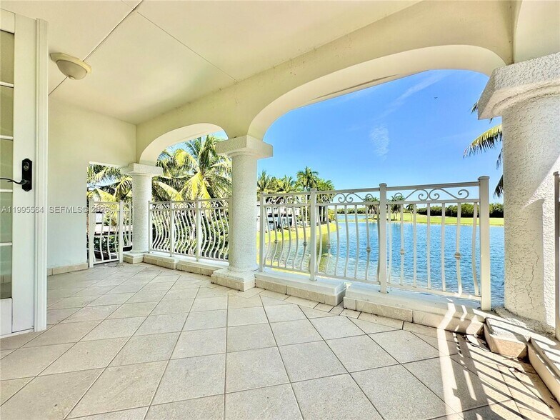 Building Photo - 5023 NW 94th Doral Pl