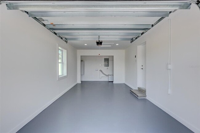 Building Photo - 4321 Sunrise Dr S