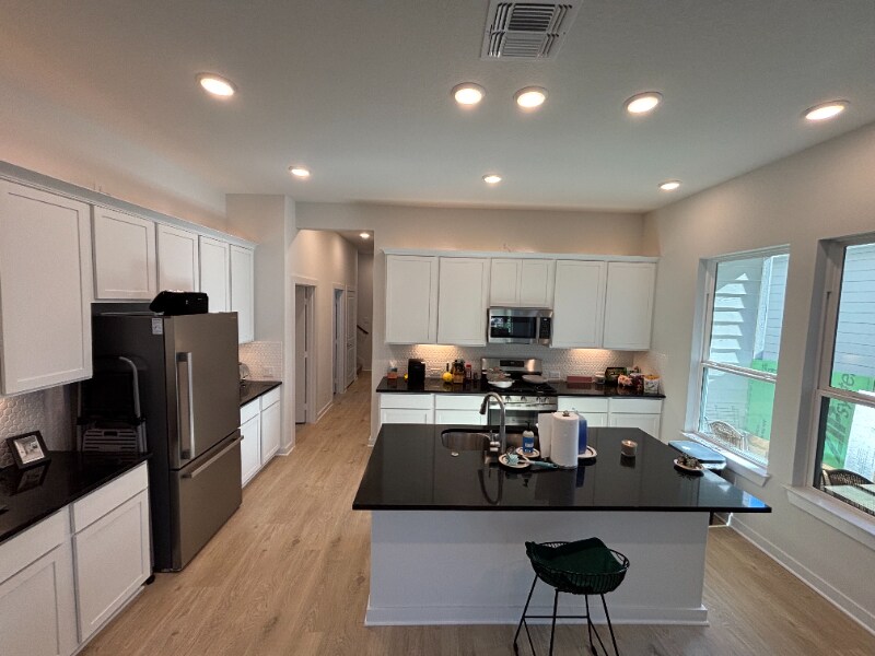 Building Photo - 9409 Chatside