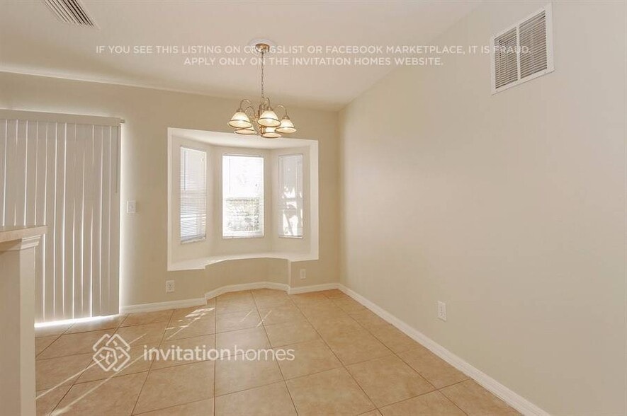 Building Photo - 10710 Lakeside Vista Dr