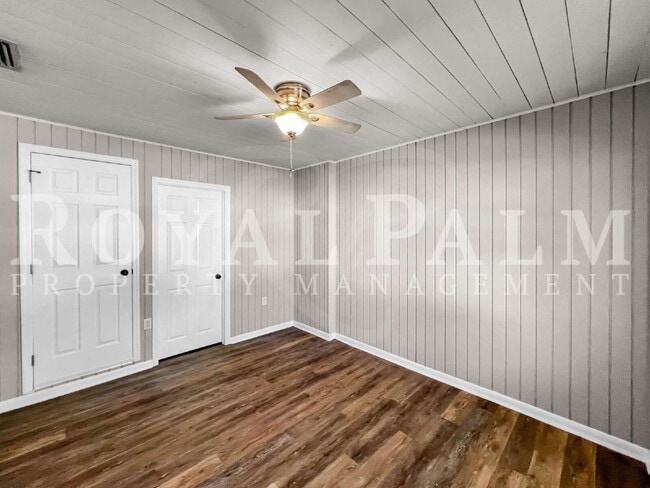 Building Photo - 1918 Grace Ave