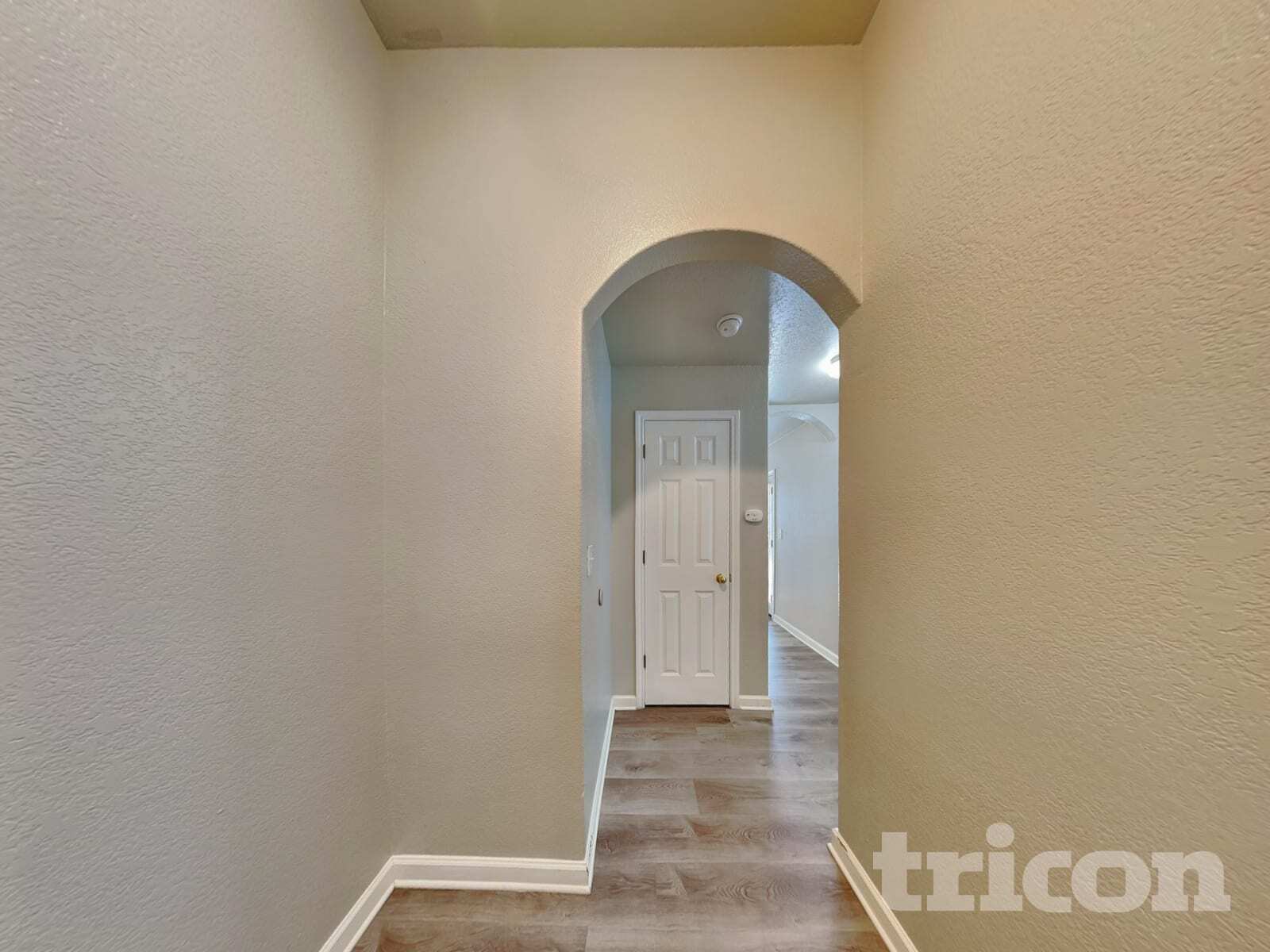 Building Photo - 9822 Vandenberg Way