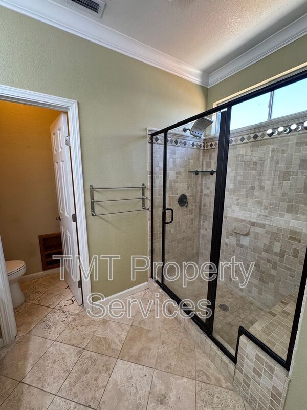 Building Photo - 301 Brimfield Ct