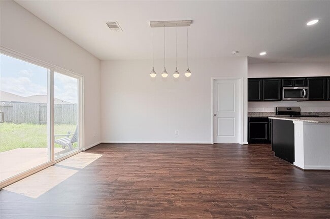 Building Photo - 1025 Banyon Tree Ln