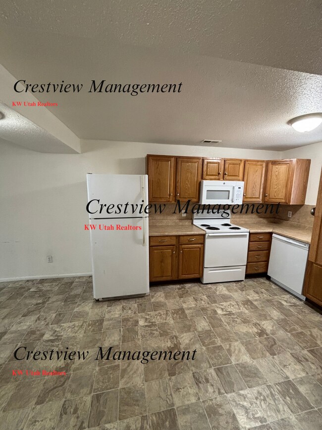 Building Photo - Tanner Duplex