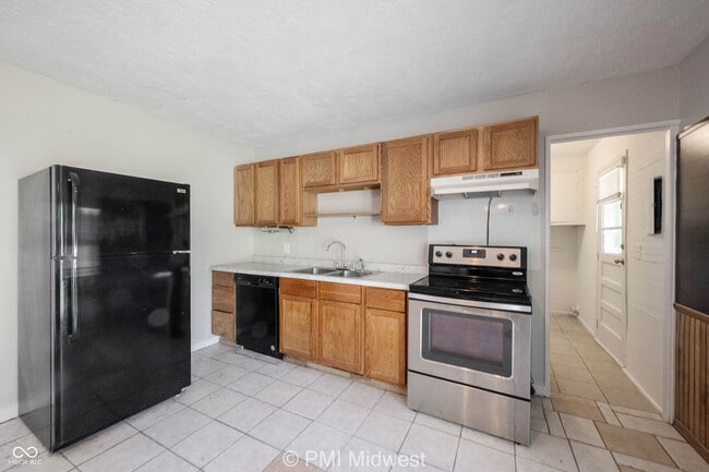 Building Photo - 3926 Malibu Dr