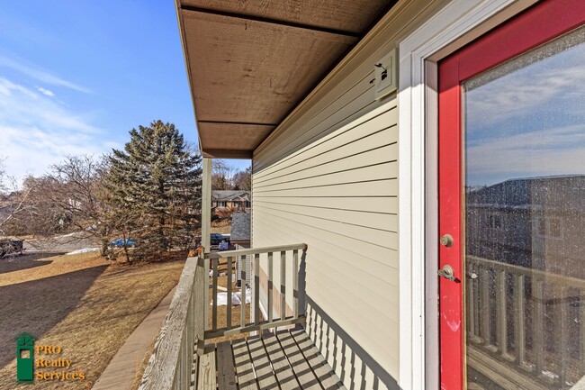 Building Photo - 3 bedroom Townhome in Inver Grove Heights