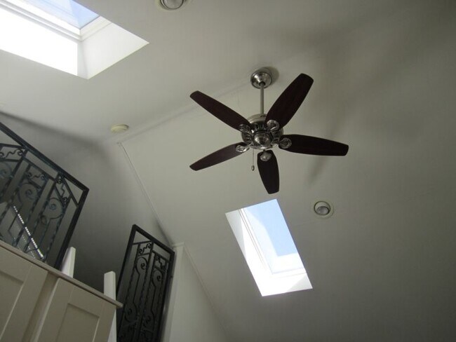 Building Photo - 14651 Huston St