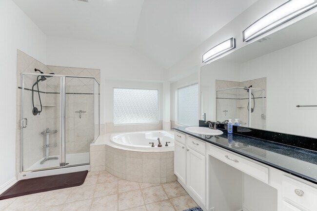 Building Photo - 7906 Del Monte Dr