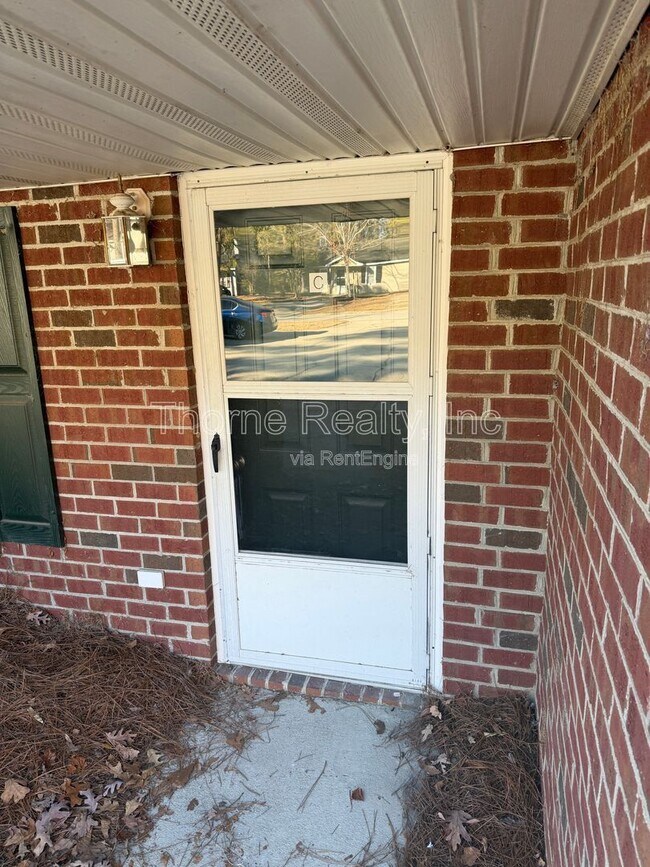 Building Photo - 2260 Sherwood Ave