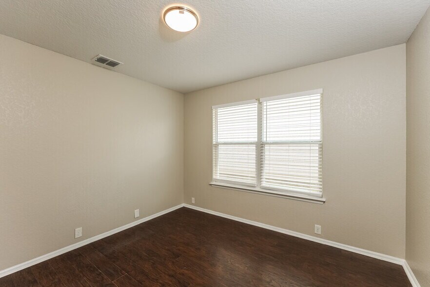 Building Photo - 3411 Maguey Trail