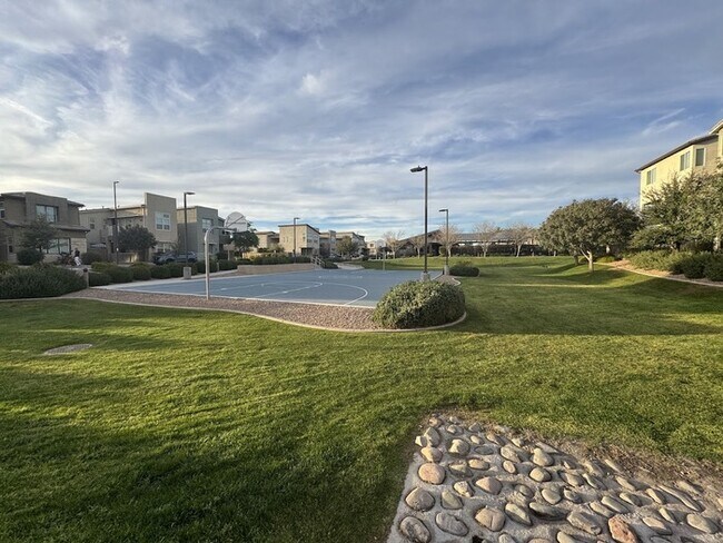 Building Photo - Chandler Luxury Townhome