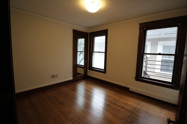 Building Photo - 639 Park Avenue Apt #3