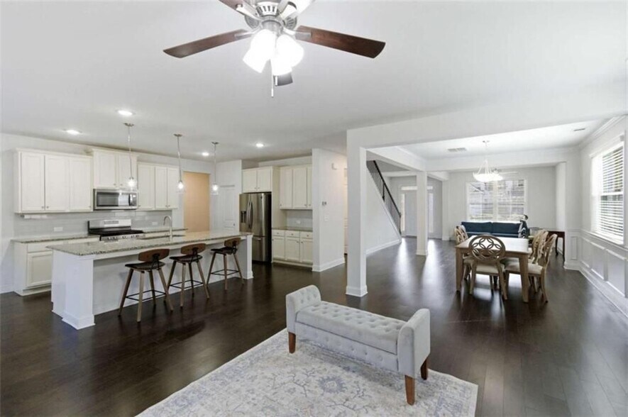 Building Photo - 1415 Dahlia Dr