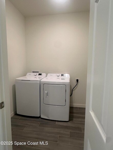 Building Photo - 852 Remsen Ave NW
