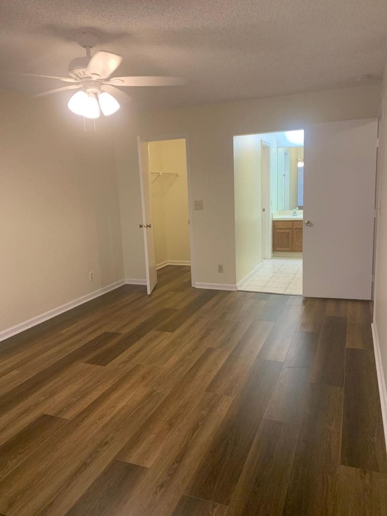 Building Photo - 9905 Pineapple Tree Dr