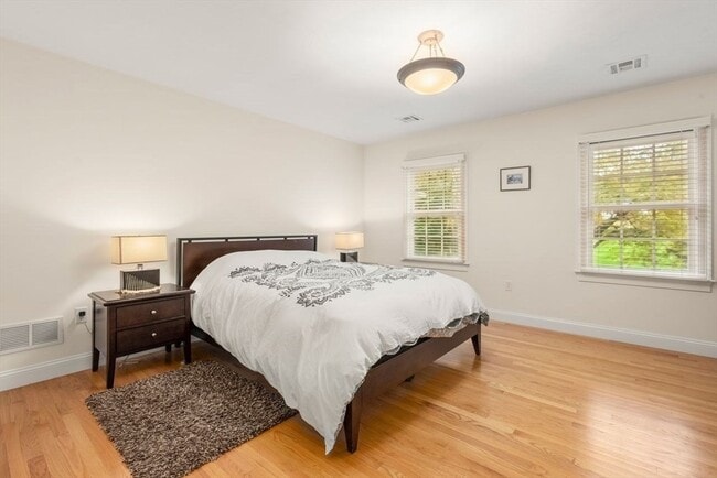 Building Photo - 53 Drabbington Way