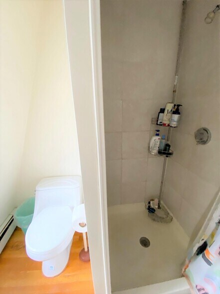 Building Photo - 24 Watson St