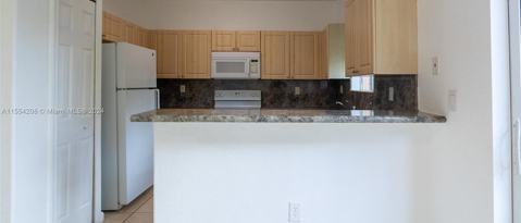 Building Photo - 1475 SE 24th Ct