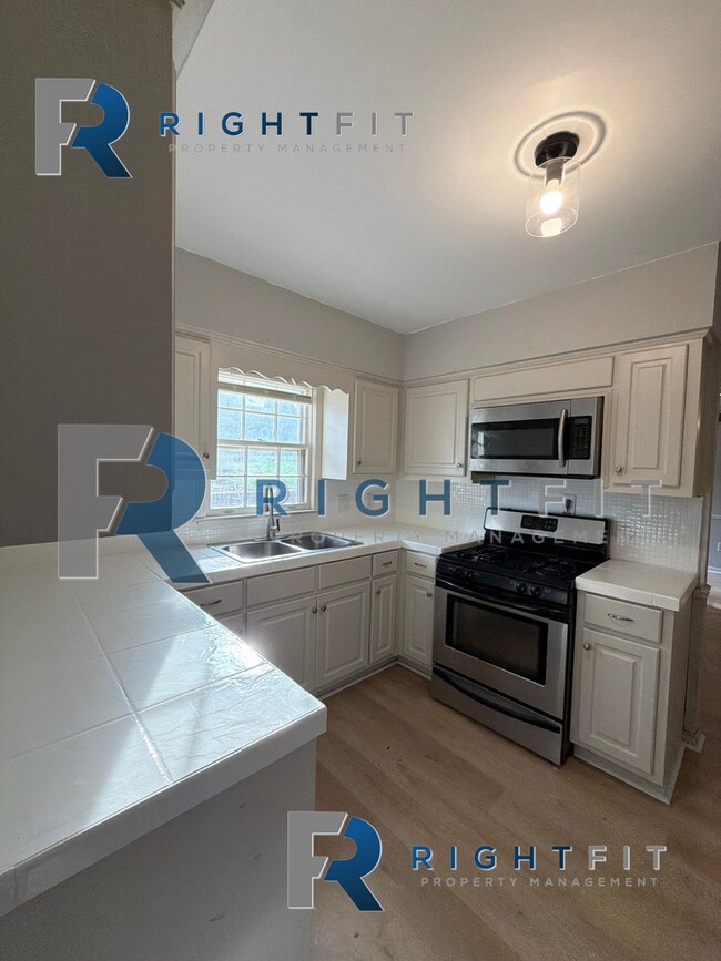 Building Photo - Cozy Columbus Home