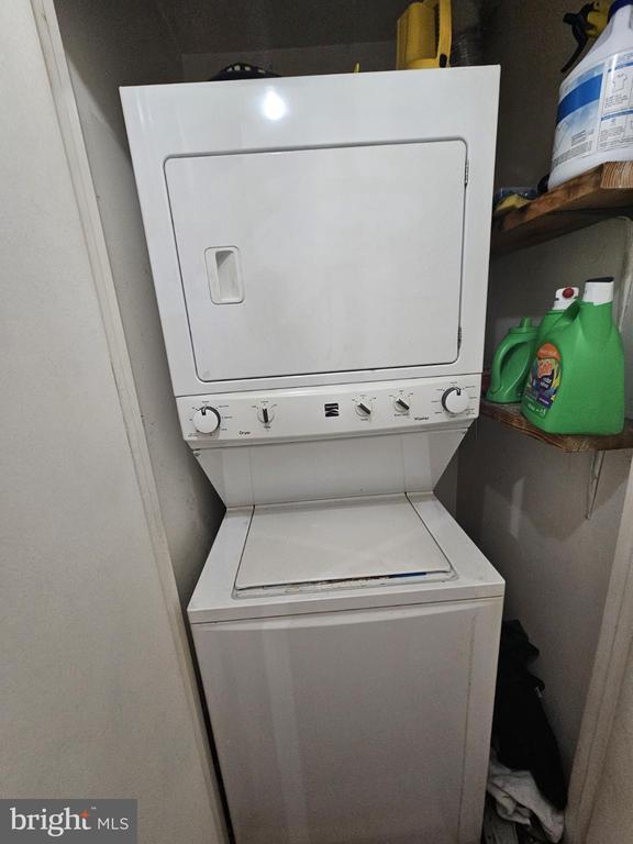 Building Photo - 511 Mt Lubentia W