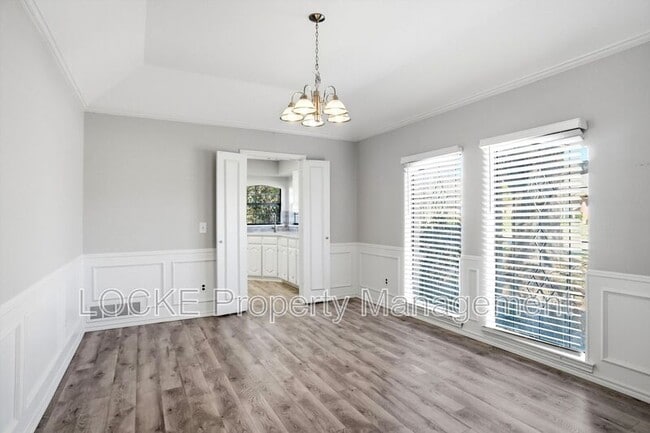 Building Photo - 2212 Valcourt Dr