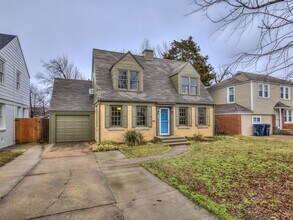 Building Photo - Charming 2bed/1.5 bath minutes from Plaza in Aurora Neighborhood - Appliances, Garage + Storm She...