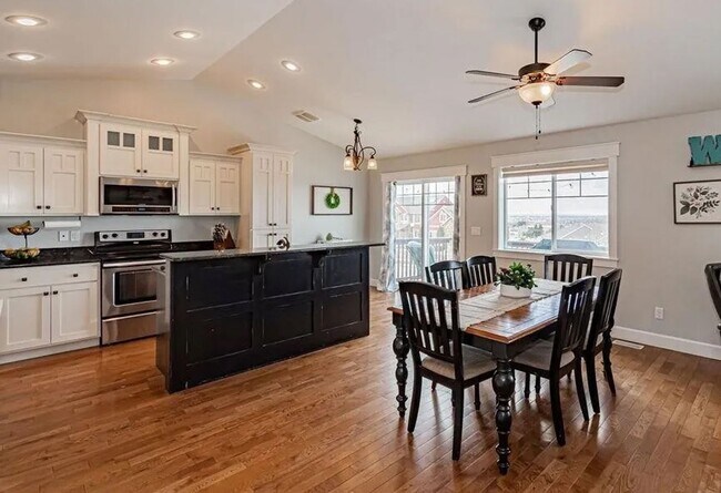 Building Photo - LOCATION, LOCATION, LOCATION - 4 Bedroom 3 Bath Home with TONS of storage. THIS PRICE INCLUDES TH...