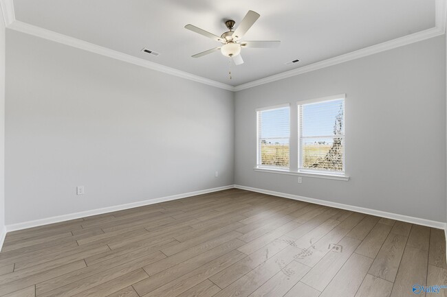 Building Photo - 305 Pond Spg Dr