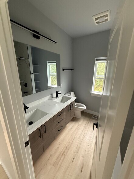 Building Photo - 3990 S Birch Cove Dr