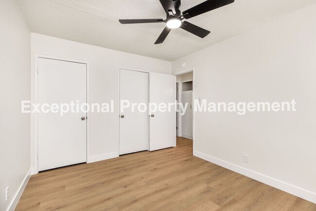 Building Photo - Ready to move in 2 bedroom 1 bath home